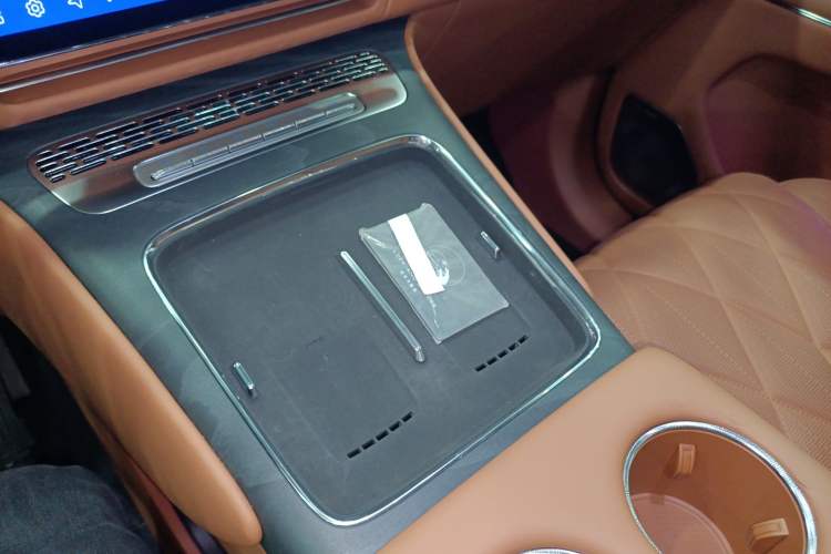 Used VOYAH Titan 2026 Model Max+ Interior 1