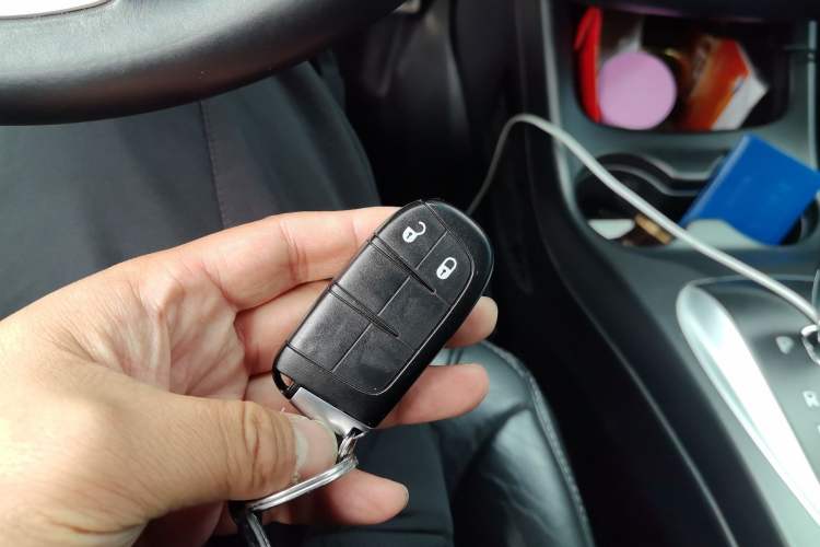 Used Dodge Journey 2013 2.4L Two-Wheel Drive Luxury Version