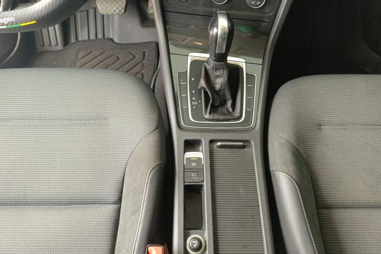 Used Volkswagen Golf 2019 1.6L Automatic Comfort Model China V Standard
