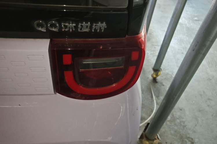 Used Chery QQ Ice Cream 2022 170km Sundae Phosphate Lithium-Ion