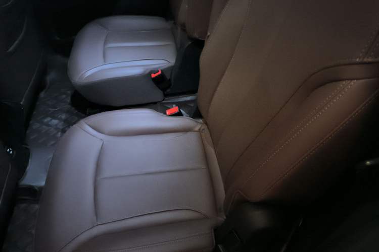 Used Buick GL6 2019 18T 6-Seater Connected Luxury Version China VI Standard
