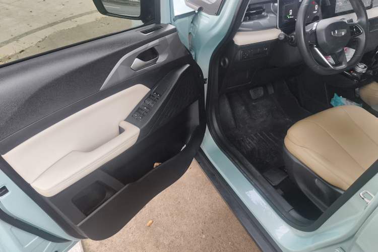 Used Geometry E Firefly 2024 301km Flowing Light
