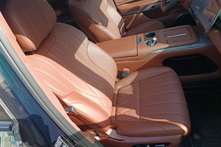 Used Hyptec HL 2025 700 Ultra Six-Seater All-Wheel-Drive LiDAR Version
