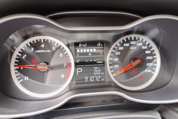 Used Bestune X40 2018 Internet Celebrity Edition 1.6L Automatic Luxury Version Instrument Cluster