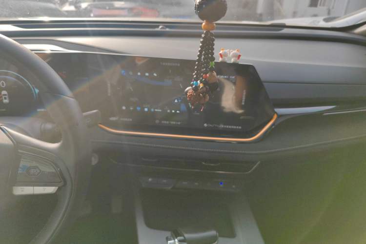 Used CHANGAN OSHAN X5 PLUS 2023 Revised 1.5T DCT Pioneer Edition
