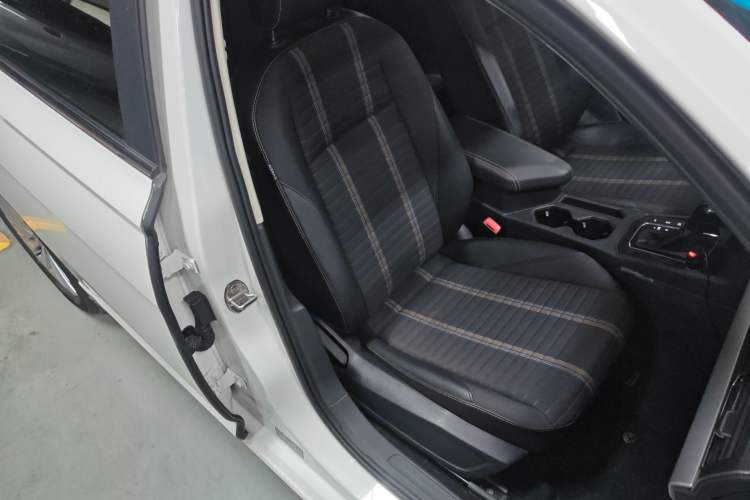 Used Volkswagen Lavida 2019 280TSI DSG Comfort Edition China VI standard Right Front Seat