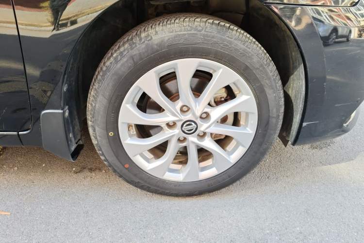 Used Nissan Sylphy 2016 1.6 XL CVT Deluxe Edition Right Front Wheel Hub