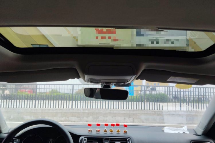 Used Volkswagen Sagitar 2017 230TSI Automatic Luxury Edition Headliner