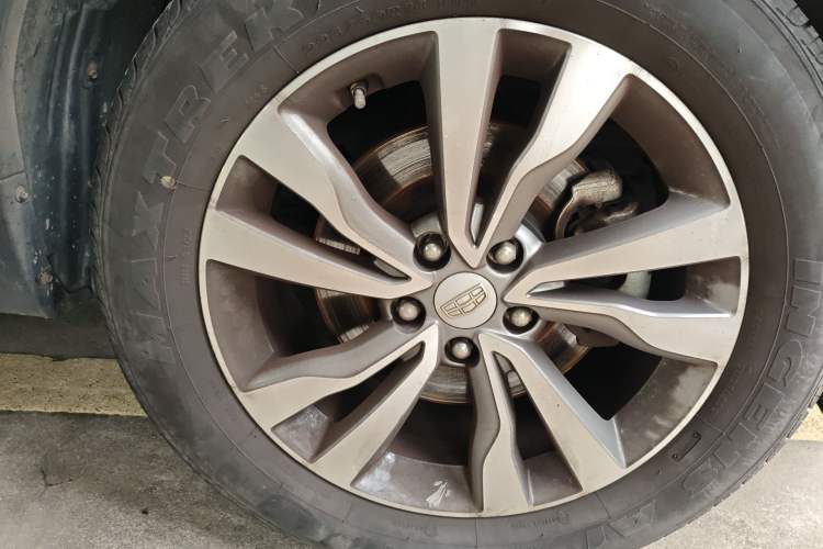 Used Geely Auto Emgrand X7 Sport 2016 1.8TD Automatic ZhiZun Version Right Front Wheel Hub