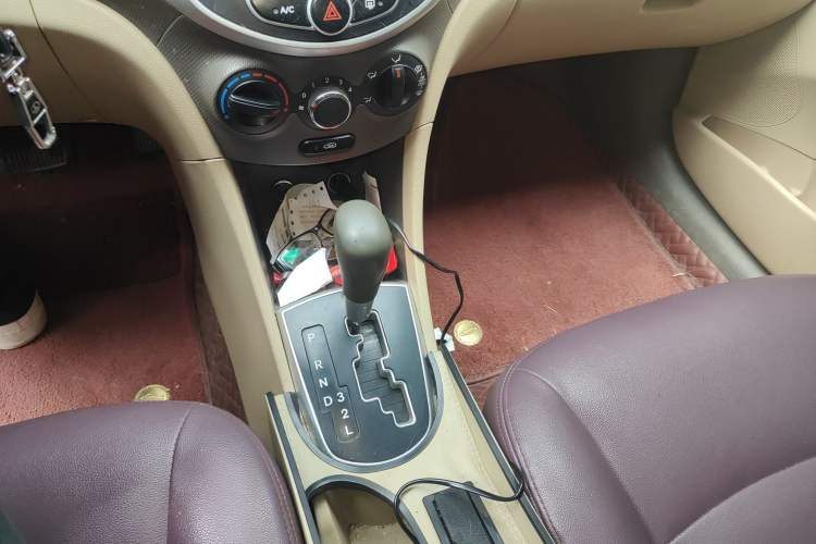 Used Hyundai Verna (older generation) 2010 Sedan 1.4L Automatic Comfort Model GS
