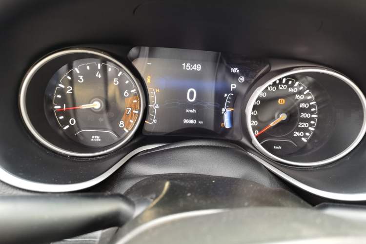 Used Jeep Compass 2017 200T Automatic Family Enjoyment Four-Wheel Drive Edition Odometer Close Up