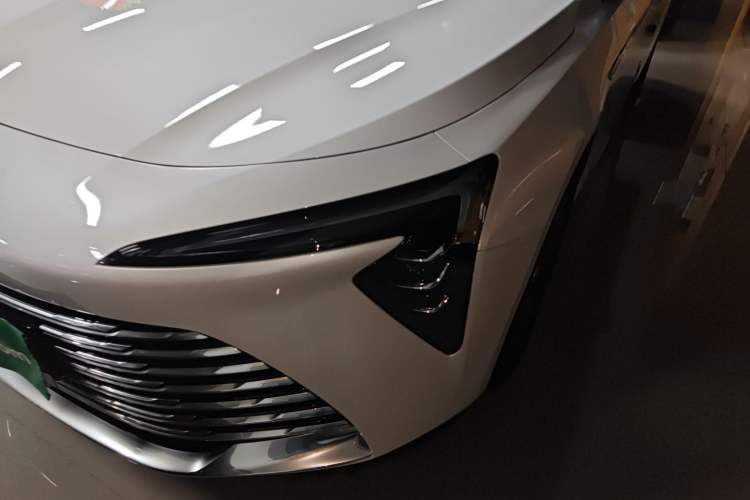 Used Buick LaCrosse 2025 28T Platinum Edition