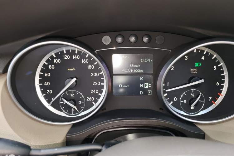 Used Mercedes-Benz R-Class 2014 R 320 4MATIC Business Model