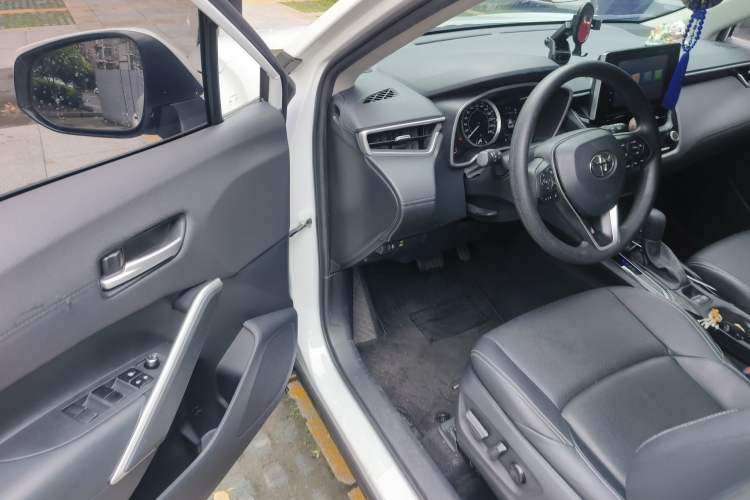 Used Toyota FRONTLANDER 2022 2.0L CVT Luxury Edition Driver Seat