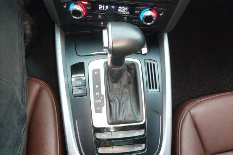 Used Audi Q5 2015 40 TFSI Technology Edition Gear Lever