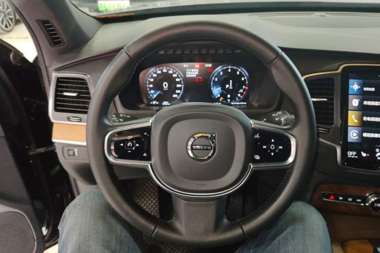 Used Volvo XC90 2021 B5 SmartDrive Luxury Edition 5-seater
