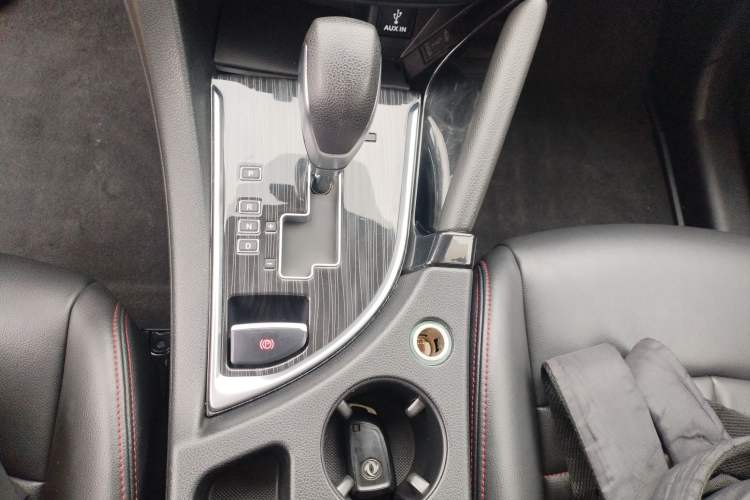 Used Dongfeng Aeolus AX7 2016 2.0L Automatic Zhiyi Trim