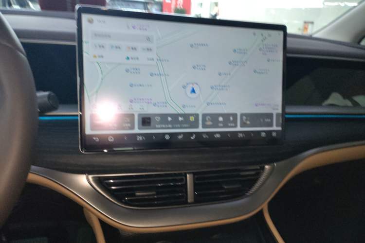 Used Denza D9 2024 DM-i 980 Four-Wheel Drive Prestige Model Audio And AC Panel