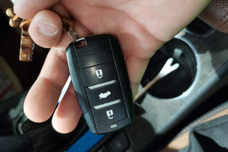 Used CHANGAN CS75 2017 Shangkui Edition 1.8T Automatic All-Wheel-Drive Elite Model
