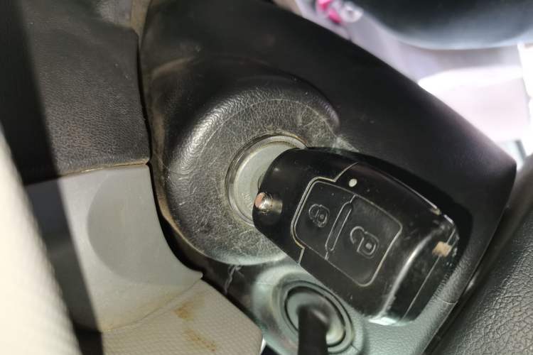 Used Foton Scenic G7 2017 2.0L Long-Wheelbase Commercial Van High Roof 2 Seats 4Q20M
