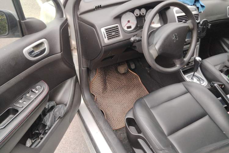 Used Peugeot 307 2009 Hatchback 1.6L Automatic Elite Edition Driver Seat