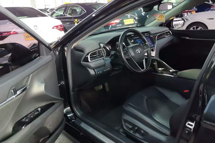 Used Toyota Camry 2018 2.0G Luxury Edition