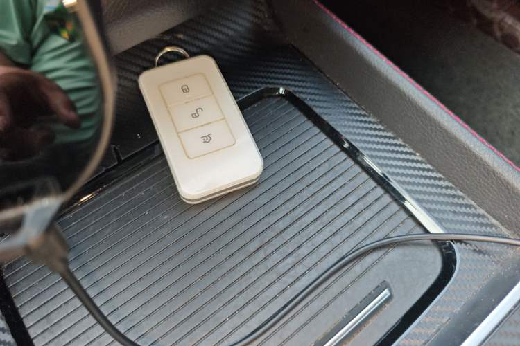 Used BYD Tang New Energy 2018 DM 2.0T All-Wheel Drive Smart Connectivity Luxury Model 7 Seats China V Emission Standard
