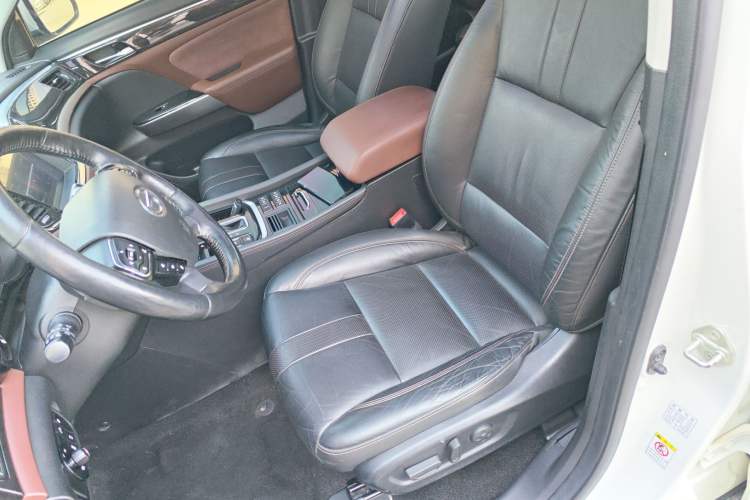 Used GAC Trumpchi GS8 2017 320T Two-Wheel Drive Luxury Smart Connectivity Version (7 Seats)
