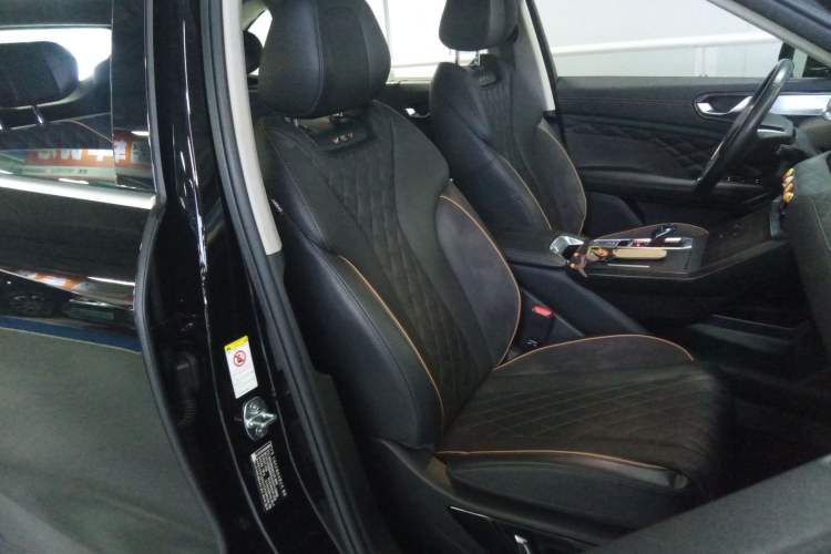 Used Wey Latte DHT-PHEV 2022 1.5T Two-Wheel-Drive Extra-Large Version
