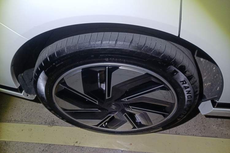 Used Dongfeng eπ eπ008 2024 210Max Range-Extended Version 6 Seats Exterior 8