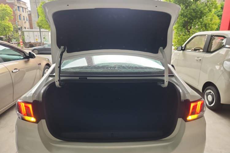 Used Peugeot 308 2019 1.6L Automatic Luxury Version China V Standard Trunk