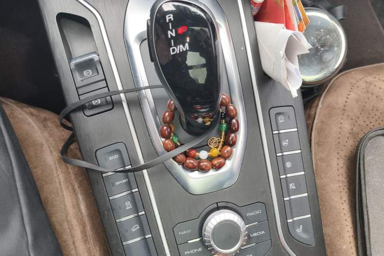 Used Wey VV6 2021 2.0T Two-Wheel Drive Smart Plus Gear Lever