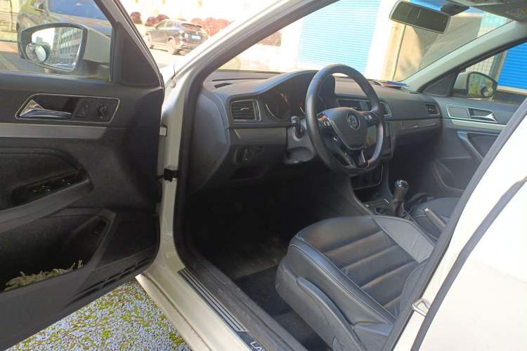 Used Volkswagen Lavida 2017 1.6L Manual Comfort Edition Driver Seat