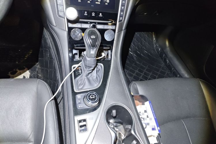 Used Infiniti Q50L 2018 2.0T Enjoyment Version China V Standard Gear Lever