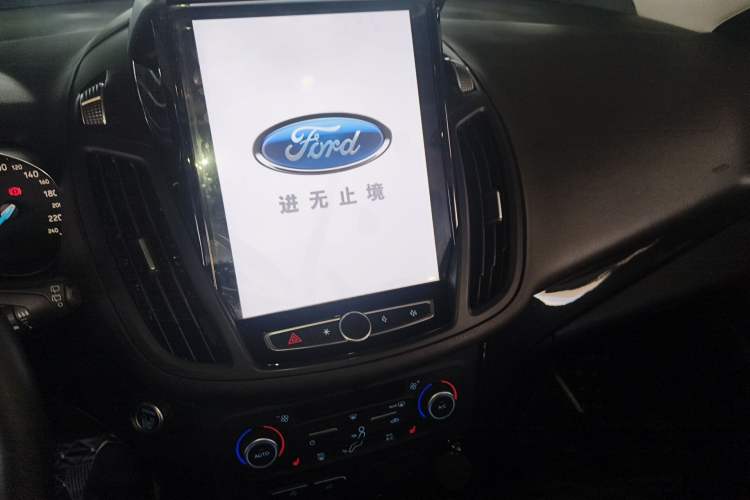 Used Ford Kuga 2019 EcoBoost 180 Two-Wheel-Drive Titanium Plus Model China V Standard Audio And AC Panel