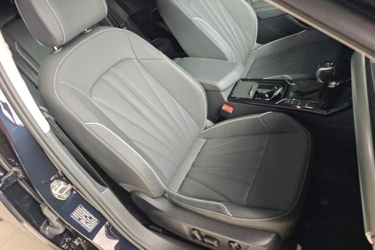 Used Volkswagen Passat 2024 380TSI Elite Edition Right Front Seat