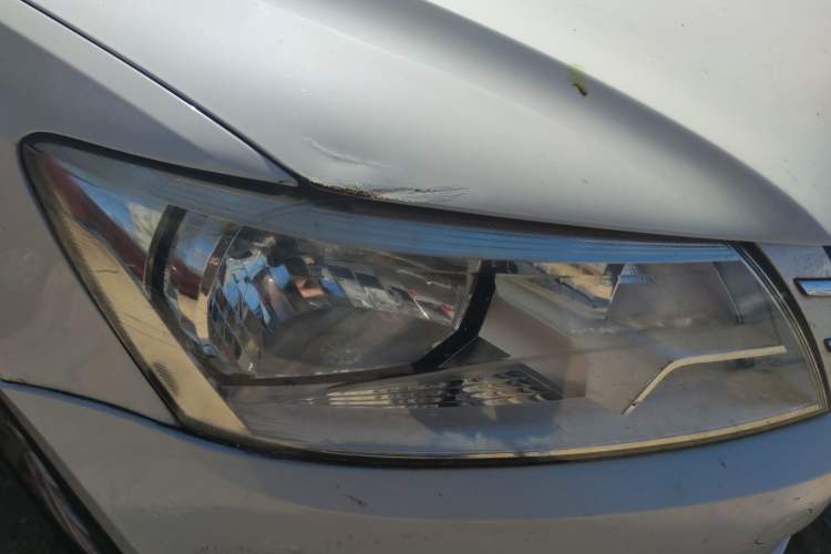 Used Volkswagen Santana 2013 1.6L Automatic Luxury Edition Right Front Headlight