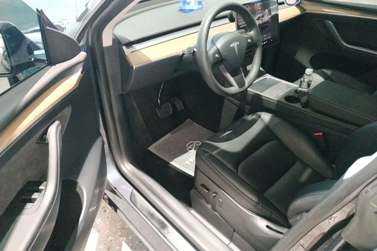 Used Tesla Model Y 2022 Rear-Wheel-Drive Version