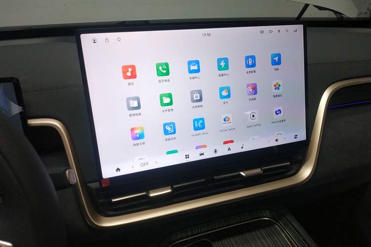 Used Dongfeng eπ eπ008 2025 210 Ultra Range-Extended Version 6 Seats Audio And AC Panel