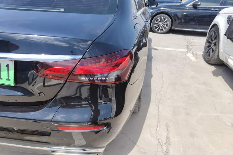 Used Mercedes-Benz E-Class New Energy 2023 E 350 e L Plug-in Hybrid Sedan Exterior 3