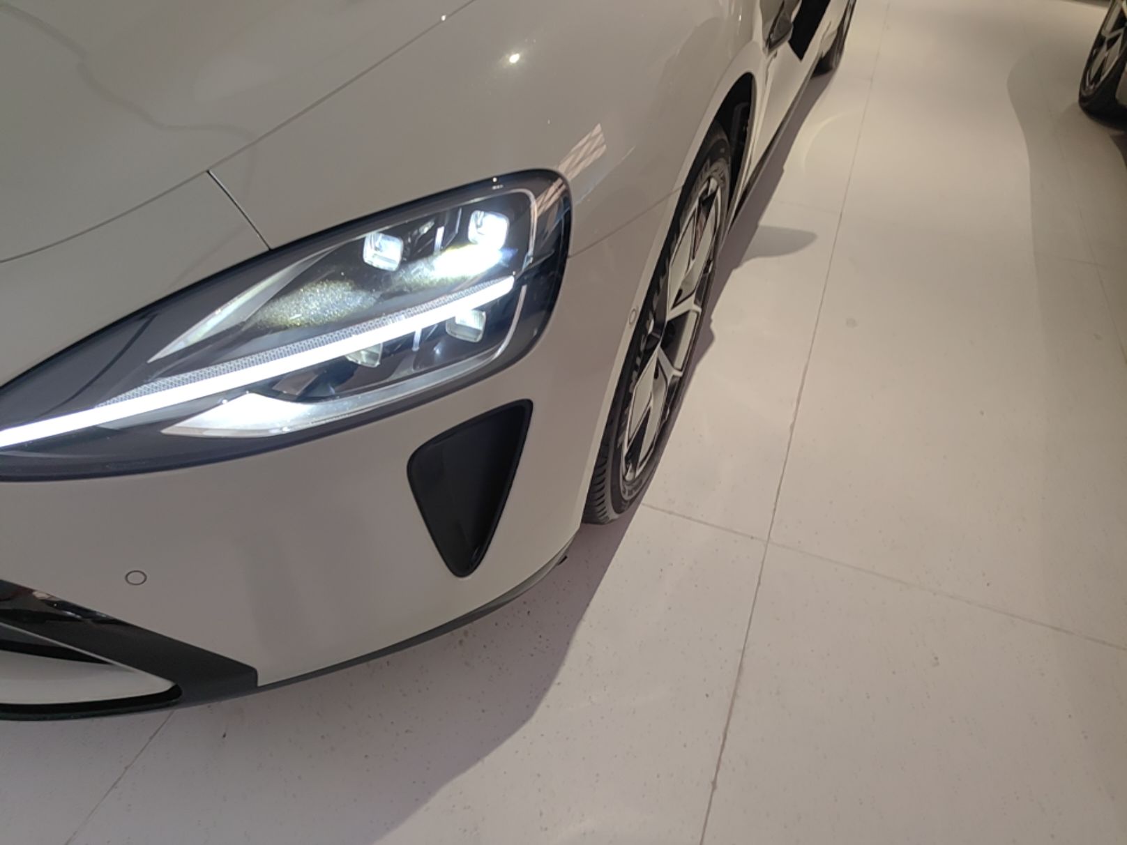 Xiaomi Auto SU7 2024 Rear-Drive Long-Range Intelligent Driving Version — снимка 8