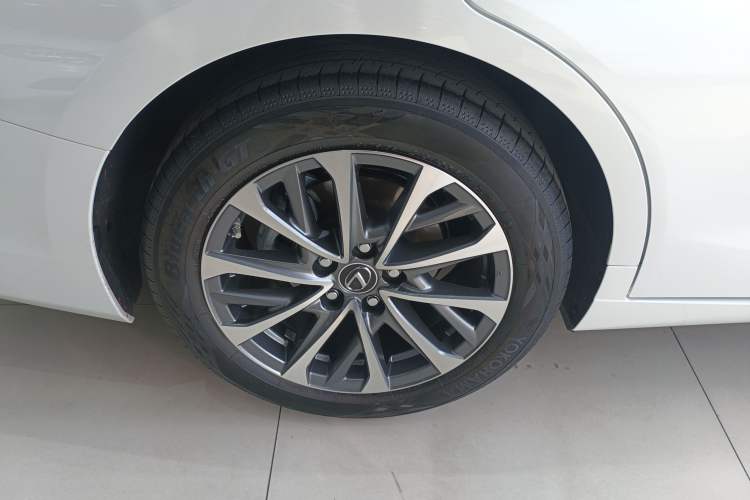 Used Lexus ES 2025 200 Premium Edition