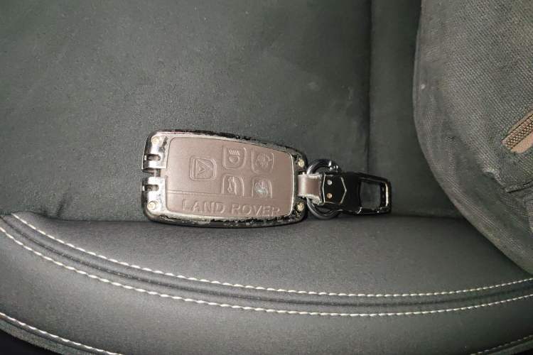 Used Land Rover Range Velar 2019 250 PS
