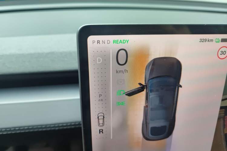 Used Tesla Model Y 2025 Rear-Wheel-Drive Version
