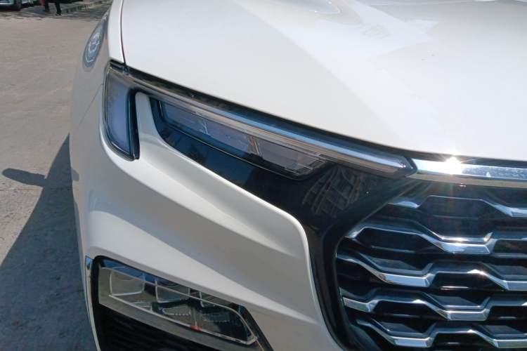 Used Ford Equator 2021 EcoBoost 225 Premier 6-Seater Right Front Headlight