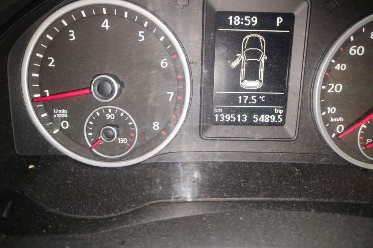 Used Volkswagen Tiguan 2016 300TSI Automatic All-Wheel Drive Fashion Vision Edition Odometer Close Up