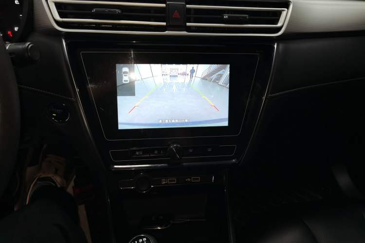 Used Roewe i5 2019 1.5L Manual 4G Connectable Langhao Edition
