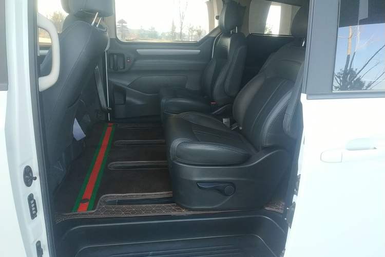 Used SAIC MAXUS G10 2019 Facelift PLUS 2.0T Automatic Elite Edition China VI