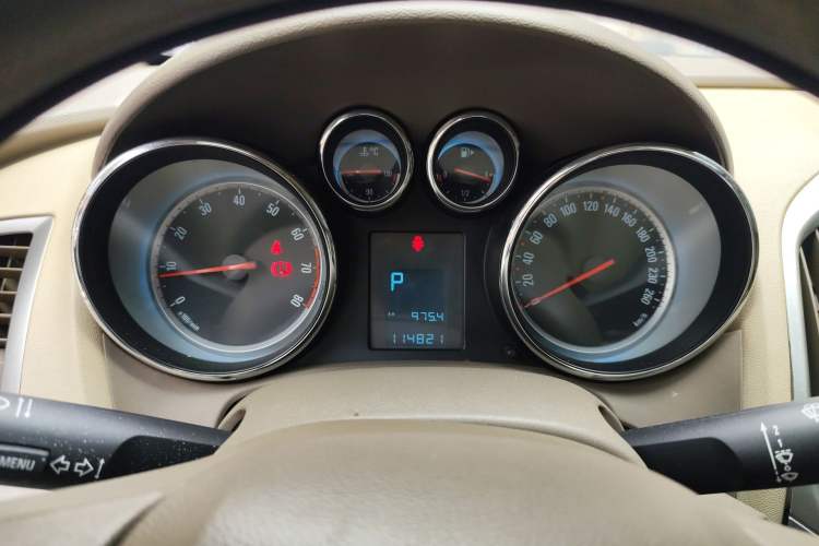 Used Buick GT 2013 GT 1.6L Automatic Fashion Edition Instrument Cluster