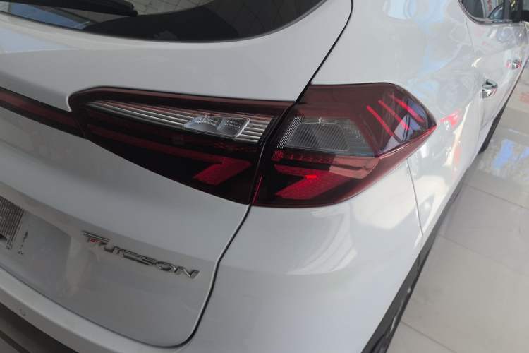 Used Hyundai Tucson 2020 280TGDi Two-Wheel-Drive GLS Fashion Edition China VI Standard
